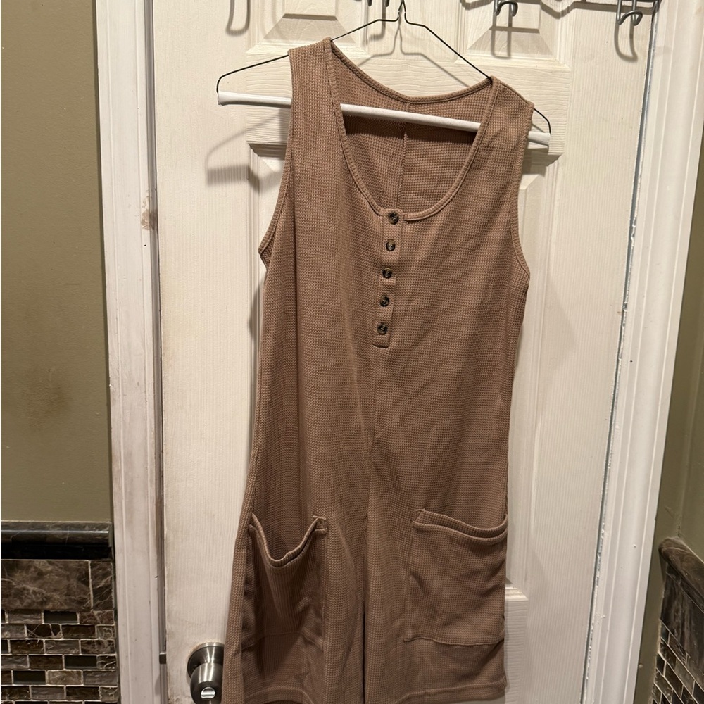Sleeveless Tan Button-Front one piece romper short set with Pockets -S